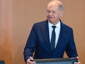 Niemieckie media ujawniają dokumenty: Scholz mamił USA, by chronić interesy Putina