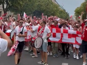 Ruska ku**a ae ae ao pod ambasadą Rosji w Berlinie [WIDEO]