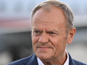 Znany kabaret nagrał piosenkę o tym jak poleci rząd Tuska 