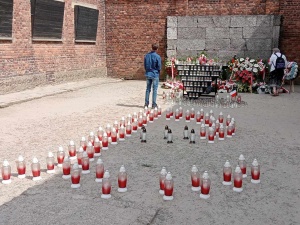 Pierwszy Transport [Polaków] do Auschwitz. Klisze pamięci. Labirynty Mariana Kołodzieja