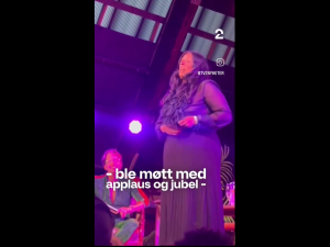 Norweska minister kultury publicznie pokazała piersi, aby wesprzeć osoby queer [WIDEO]