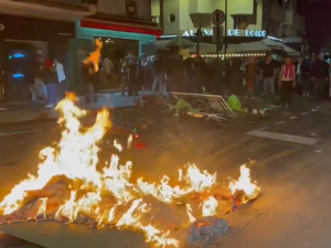 Chaos we Francji: Lewica nie może pogodzić się z wyborczą porażką [WIDEO]