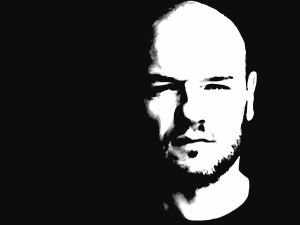 „Nie popełniajcie naszych błędów”. Znany aktor Redbad Klynstra-Komarnicki z mocnym apelem do Francuzów