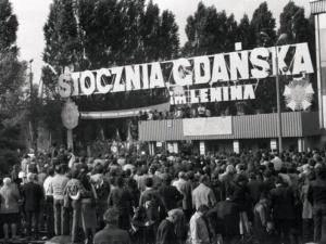Opozycjoniści nie krzyczą. Dramat w cieniu przywilejów dla funkcjonariuszy PRL