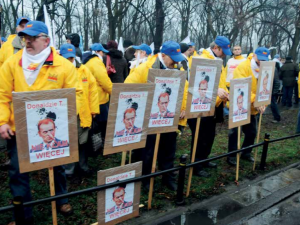 Z archiwum Tomasza Gutrego: Zdjęcie Tuska z nosem Pinokia wciąż jest aktualne 