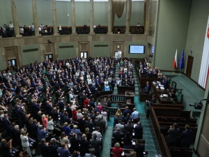 Nowe świadczenie. Posłowie zdecydowali ws. renty wdowiej