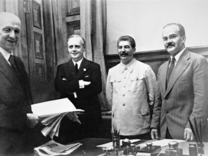 Tadeusz Płużański: 23 sierpnia 1939 r. Początek holokaustu Polaków
