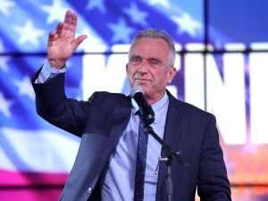 Robert Kennedy jr zdecydował się poprzeć Donalda Trumpa. Kim on właściwie jest? 