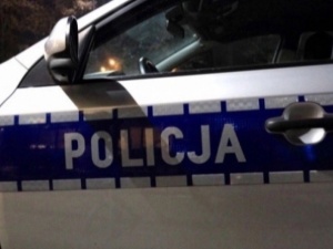 Podkarpacie: Policjant raniony nożem podczas interwencji
