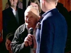 Jestem zrujnowany. Emeryt pokazał Hołowni rachunki za prąd [WIDEO]