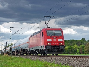 PKP Cargo masowo zwalnia, a KE zezwala na miliardy dla Deutsche Bahn Cargo