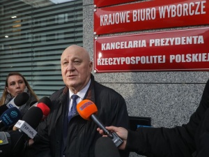 Nieoficjalnie: PiS ze wstrzymaną subwencją. PKW odroczyła obrady
