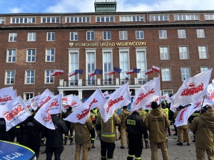 Nie chcemy być mundurem drugiej kategorii. Funkcjonariusze służb mundurowych protestowali w Gdańsku