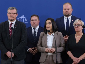 Domagali się doprowadzenia Ziobry, a gdy był już na schodach, to przed nim uciekli?