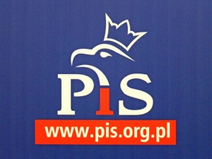 Dziwna konstrukcja stanęła przed siedzibą klubu PiS. Opublikowano zdjęcie