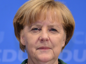 Cios w plecy. Merkel nie odpuszcza liderowi CDU