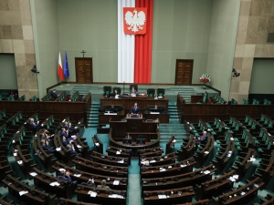 Czy w Polsce powinna powstać nowa partia polityczna? Polacy nie mają wątpliwości [SONDAŻ]