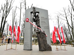 W Ciepielowie odsłonięto pomnik poświęcony Polakom ratującym Żydów w czasie II wojny światowej