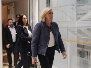 Francja:  oburzenie decyzją sądu o zakazie udziału Marine Le Pen w wyborach