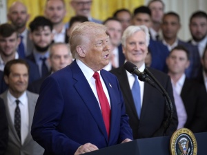 Chiny ogłosiły cła odwetowe na towary z USA. Jest reakcja Donalda Trumpa