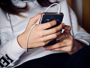 Wybuchła bateria w telefonie. Aż 26 dzieci odniosło obrażenia