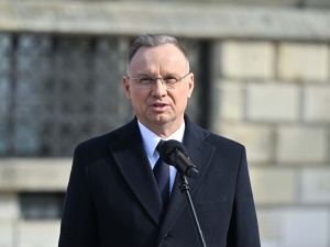 Prezydent w rocznicę katastrofy smoleńskiej: To jest ból, który nie mija