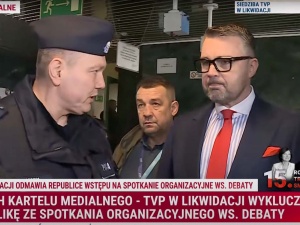 Dziennikarze Telewizji Republika niewpuszczeni do TVP w likwidacji. Awantura na Woronicza