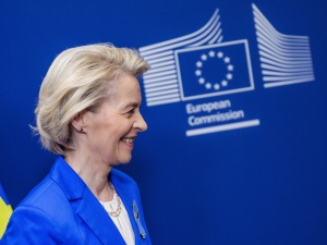 Niszczenie mediów w Polsce ma poparcie Brukseli