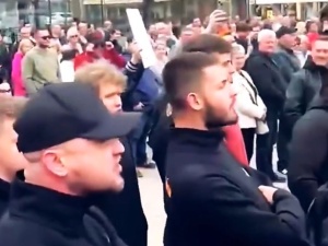 Tak kibice przywitali Rafała Trzaskowskiego w Głogowie. Wytrzymał tylko kwadrans