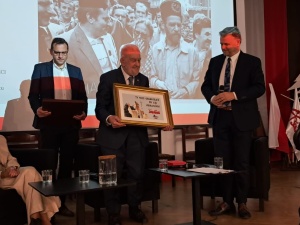 Zawsze był poza „układem” i zawsze szedł pod prąd. Benefis z okazji 90. urodzin Andrzeja Gwiazdy