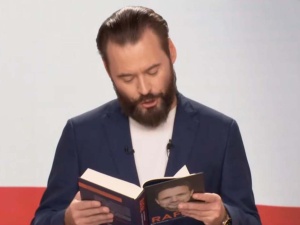 Debata TV Republika. Stanowski wyjął nagle książkę Trzaskowskiego