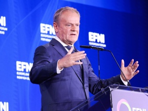 Tusk repolonizator. W sieci zawrzało po konferencji premiera
