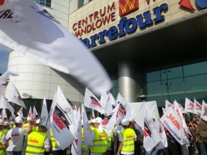 Carrefour zwalnia. Handlowa Solidarność apeluje do ambasadora Francji w Polsce