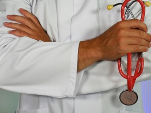 Redaktor naczelny TS: Obniżając składkę zdrowotną, rząd wypycha pracowników na fikcyjne samozatrudnienie