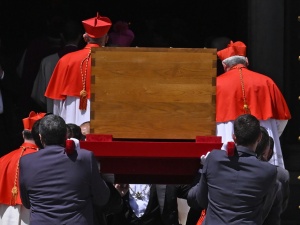 W bazylice Matki Bożej Większej złożono do grobu ciało papieża Franciszka 
