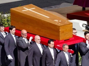 Media: Cud papieża Franciszka w bazylice Świętego Piotra