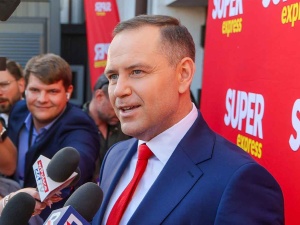 Debata prezydencka. Karol Nawrocki zapytany o powszechny pobór do wojska