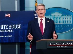 Scott Bessent o umowie ws. minerałów: Daje ona Donaldowi Trumpowi silną pozycję