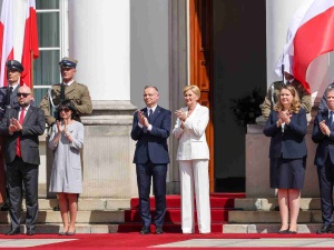 Prezydent Andrzej Duda: Biało-czerwone barwy stały się barwami flagi Solidarności