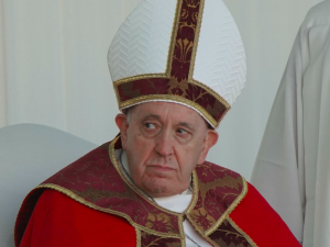 Niepublikowany wywiad z Franciszkiem: triumfuje Kościół męczenników, nie Kościół, który ma pieniądze w banku
