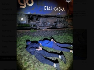 Kradli fragmenty lokomotyw i bocznice. Policja zatrzymała kolejowych złodziei