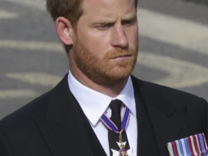 Kipi gniewem. Eksperci punktują księcia Harry'ego