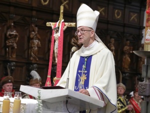 Abp Galbas w Niedzielę  Biblijną: każdy dzień, tydzień, miesiąc i rok powinny być biblijne