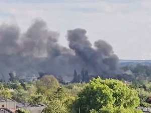 Duży pożar w Łodzi. Doszło do kilku eksplozji