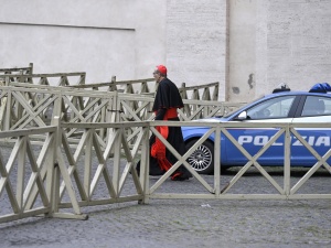 Watykan stał się strzeżoną twierdzą 