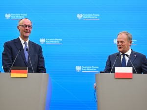 Niemiecka dziennikarka twierdzi, że Merz dogadał się z Tuskiem ws. imigrantów, ale milczą ze względu na wybory 