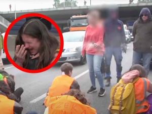 Ostatnie Pokolenie przykleiło się do trasy S8. Kierowcom puściły nerwy