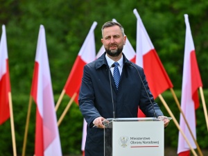 Szef MON pogratulował polskim pilotom. Chodzi o ważne szkolenie w USA