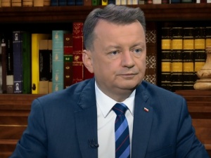 Ma to wszystko w nosie. Mariusz Błaszczak mocno o Rafale Trzaskowskim ws. eksmisji 6-latka