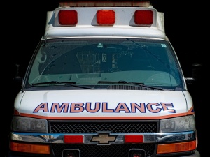Przedsiębiorczy senior zbiegł z zakładu ambulansem, by dostać się na obchody w Fatimie